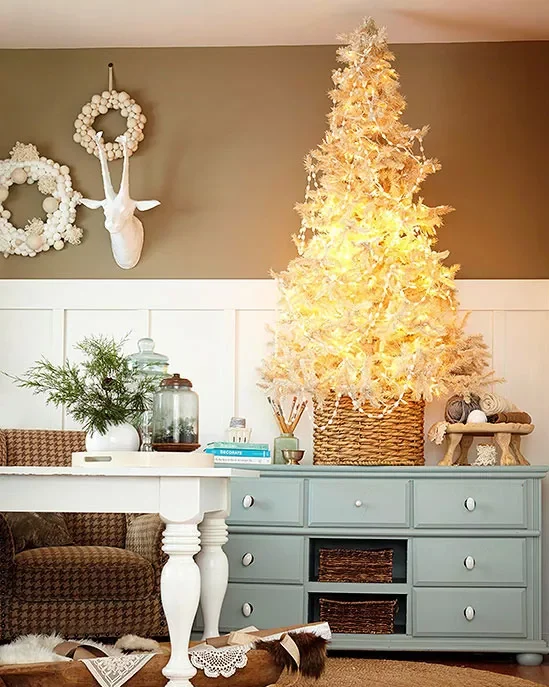arbol de navidad decorado moderno, arbol de navidad blanco con luces, Ã¡rbol de navidad blanco y dorado